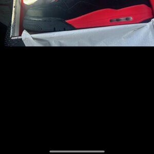 Jordan retro 4 thunder red